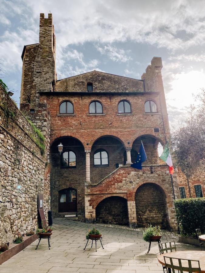 Villa La Casa Nel Castello E Il Giardino Segreto à Suvereto Extérieur photo