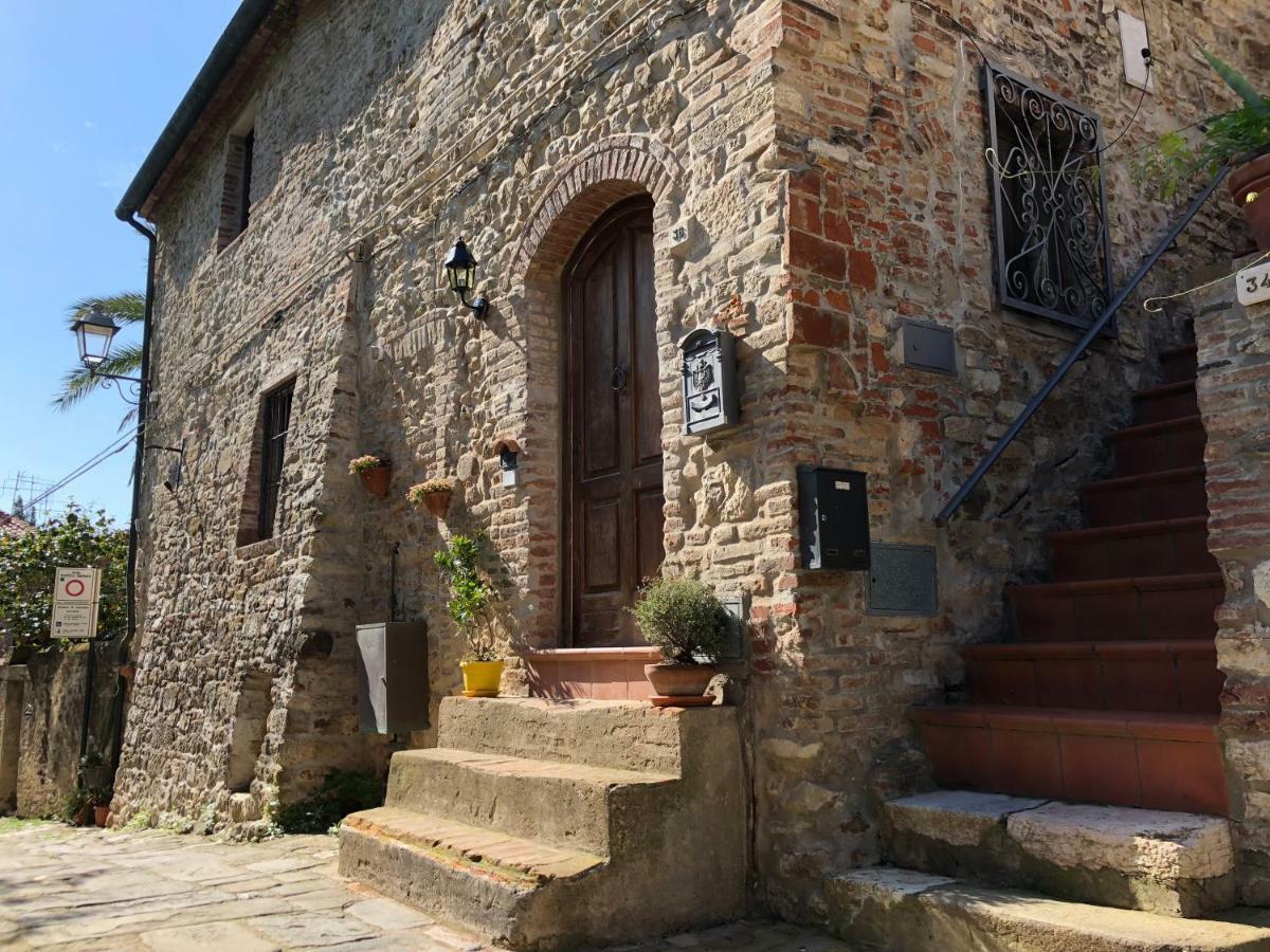 Villa La Casa Nel Castello E Il Giardino Segreto à Suvereto Extérieur photo